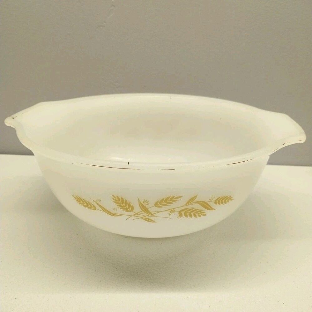 Vintage Sears Harvest Wheat 1.5 Qt Cinderella Mixing Bowl Milk Glass J2355